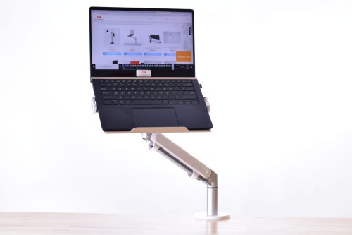 laptop na uchwycie ze sprezyna gazowa.jpg